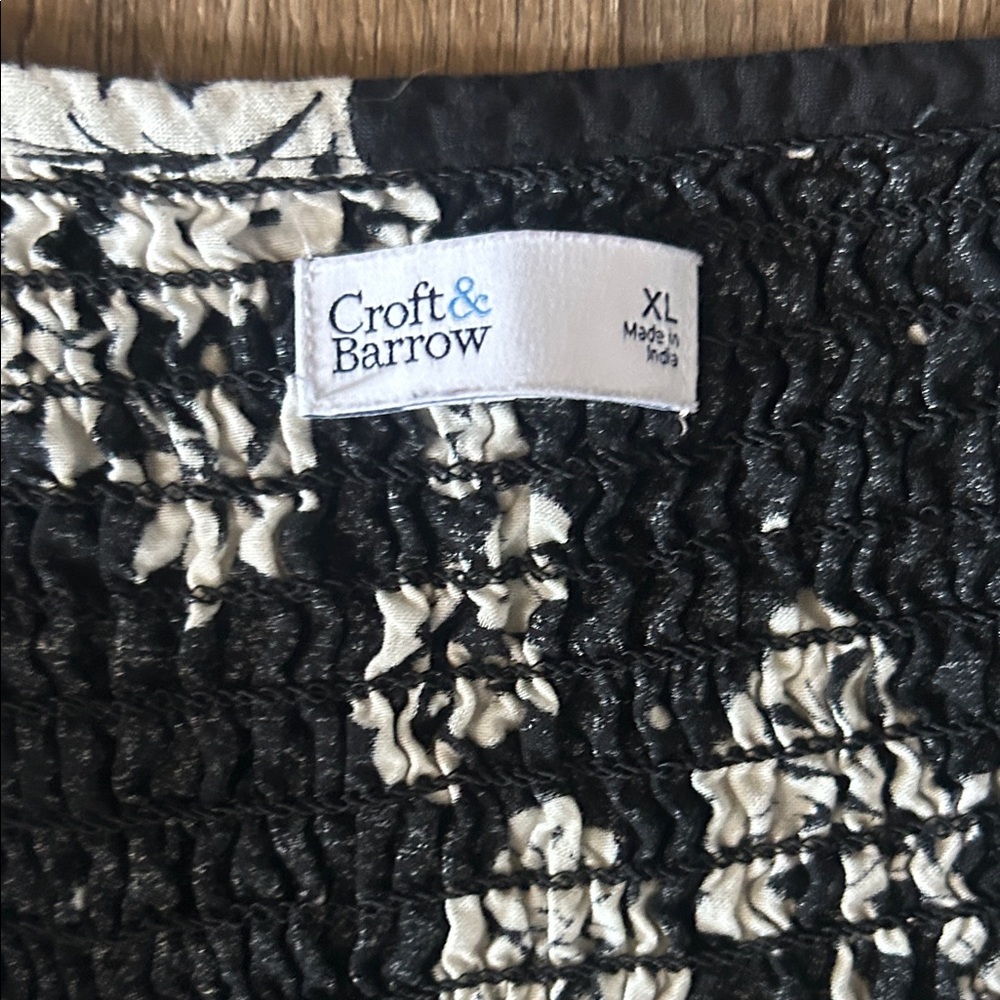 Croft & Barrow woman’s Textured Black and White Dress floral size Xlarge